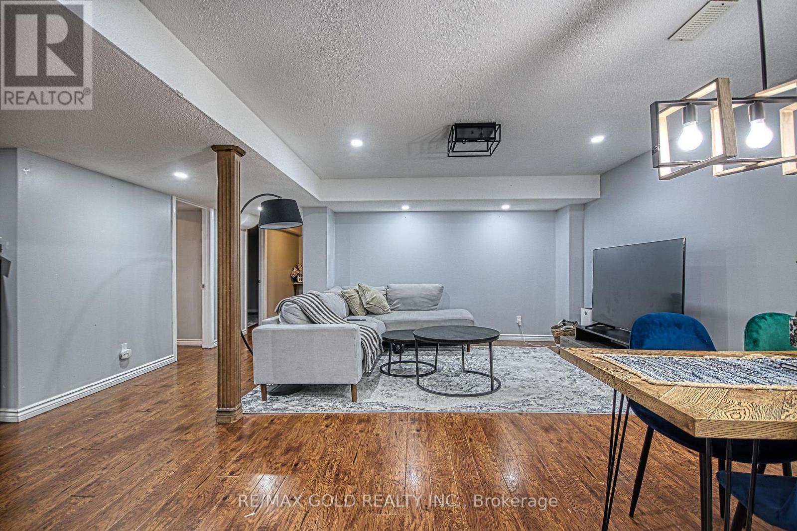 3428 ERIN CENTRE BOULEVARD - 40