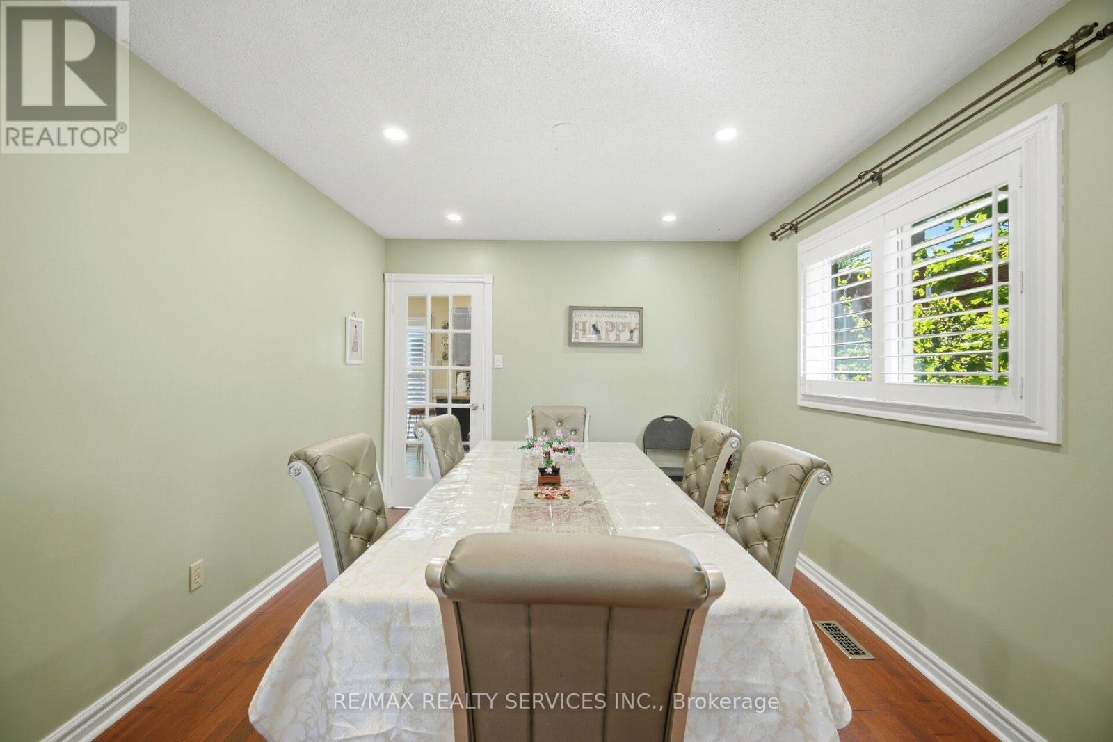 26 SUNFOREST DRIVE - 10