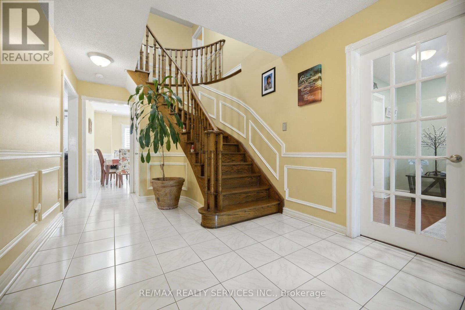 26 SUNFOREST DRIVE - 18