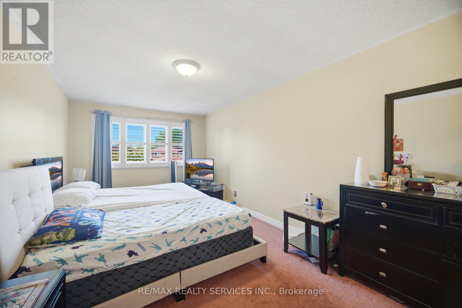 26 SUNFOREST DRIVE - 22