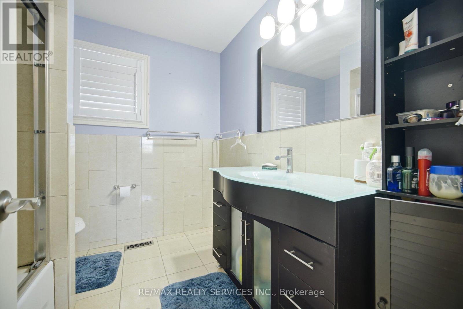 26 SUNFOREST DRIVE - 24
