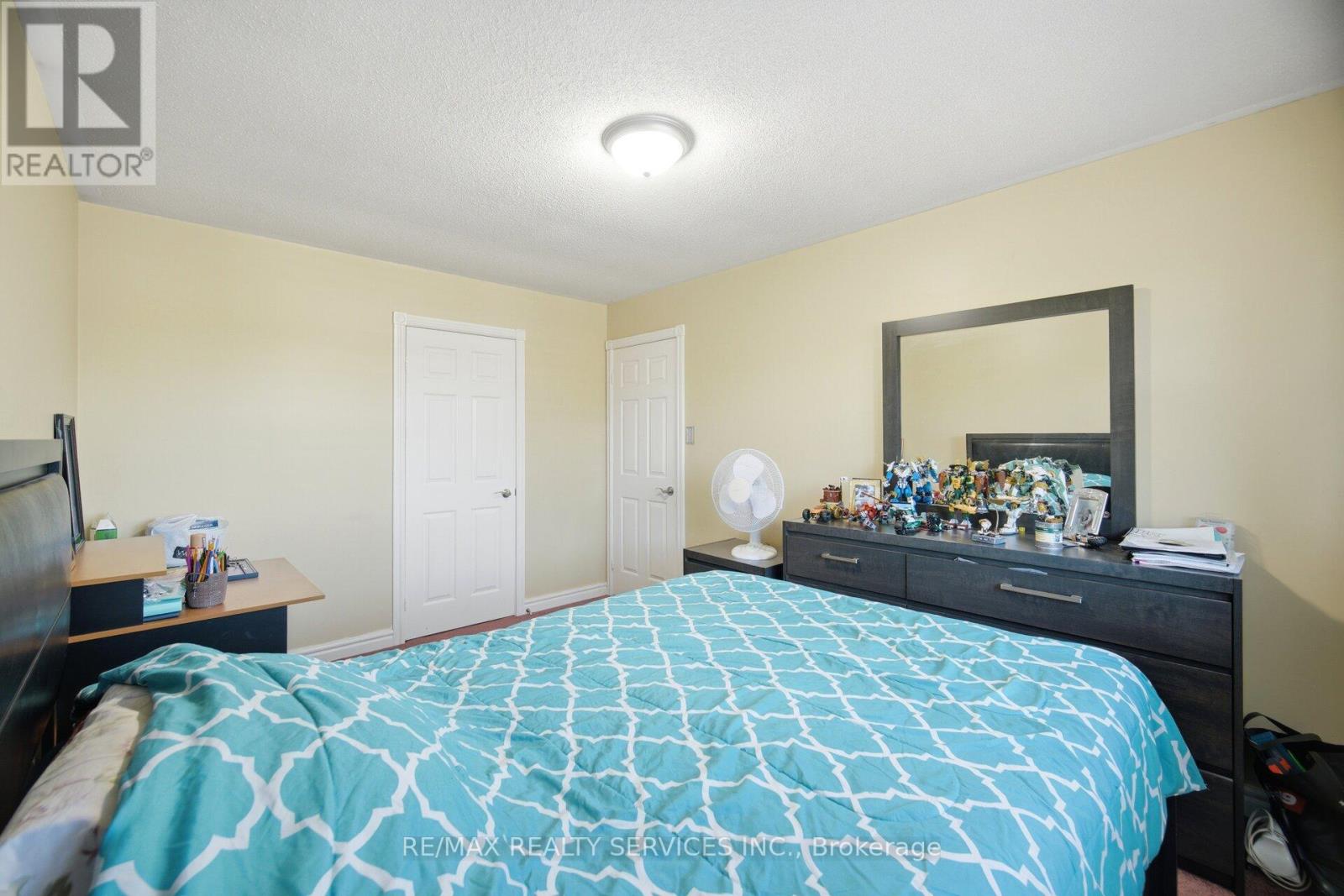 26 SUNFOREST DRIVE - 29
