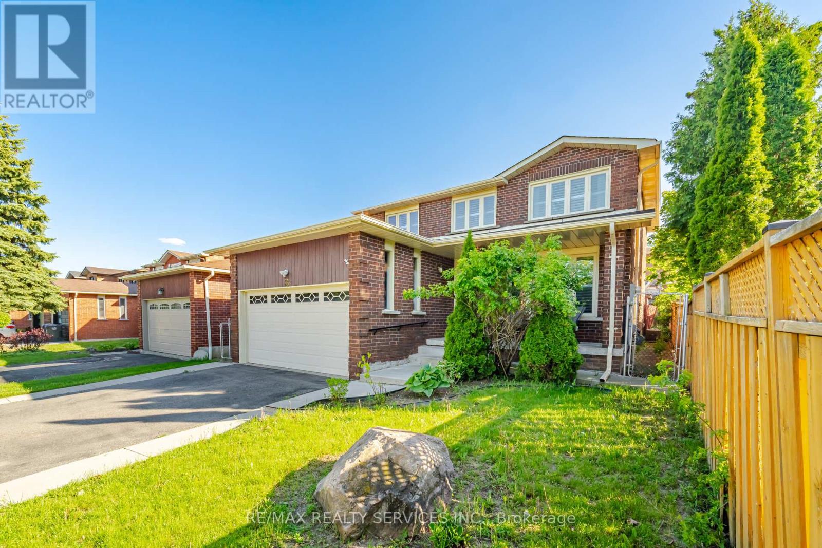 26 SUNFOREST DRIVE - 3