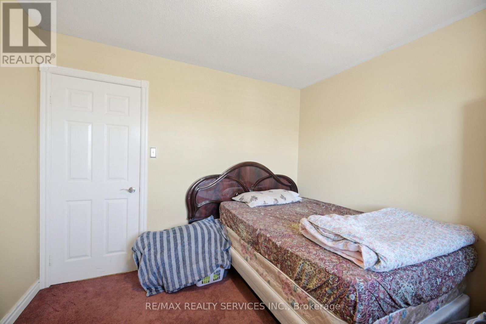26 SUNFOREST DRIVE - 31