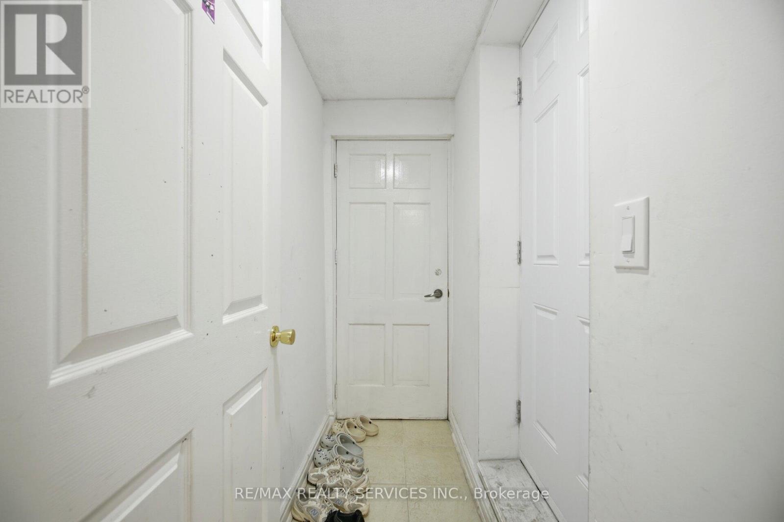 26 SUNFOREST DRIVE - 47