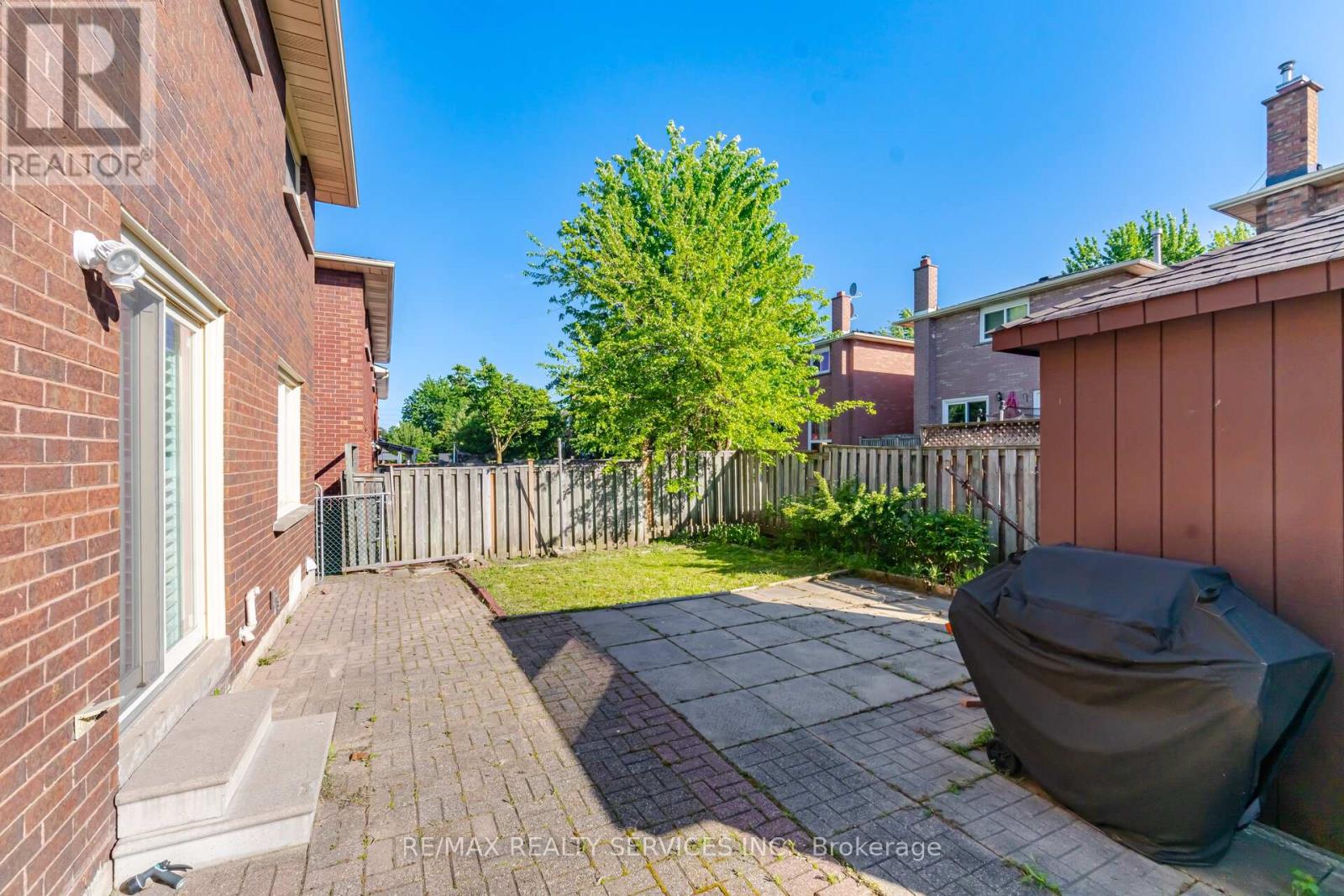 26 SUNFOREST DRIVE - 48