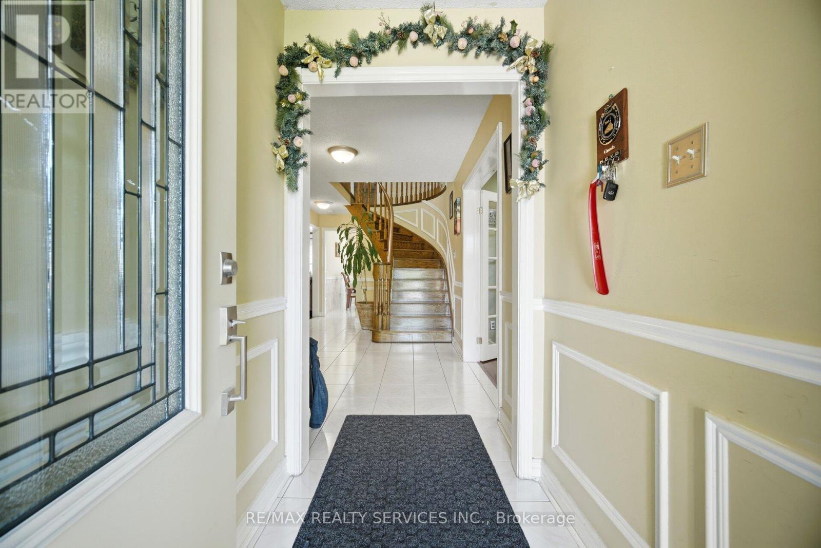 26 SUNFOREST DRIVE - 5