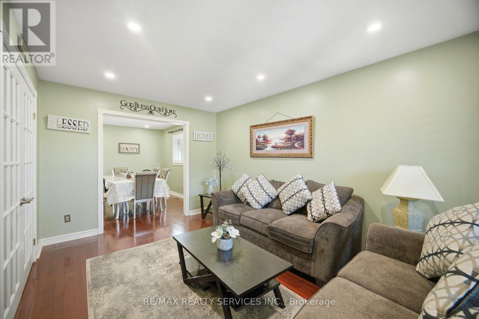 26 SUNFOREST DRIVE - 8