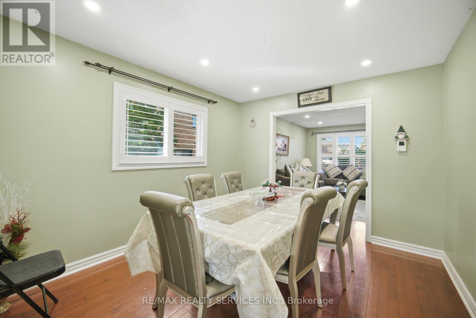 26 SUNFOREST DRIVE - 9