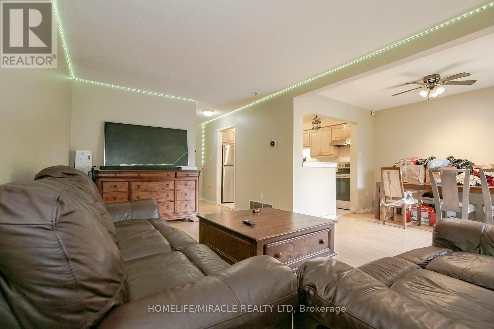 47 LONGBOURNE CRESCENT - 15