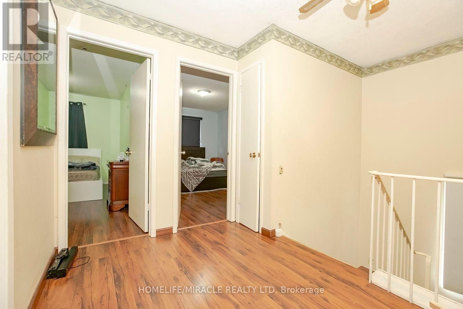 47 LONGBOURNE CRESCENT - 25