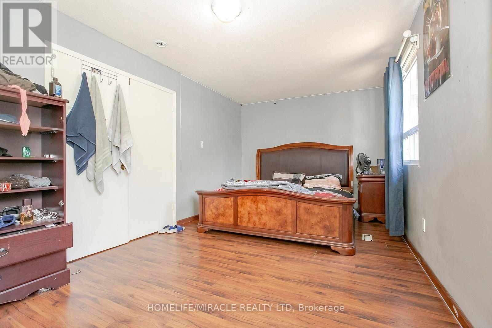 47 LONGBOURNE CRESCENT - 30