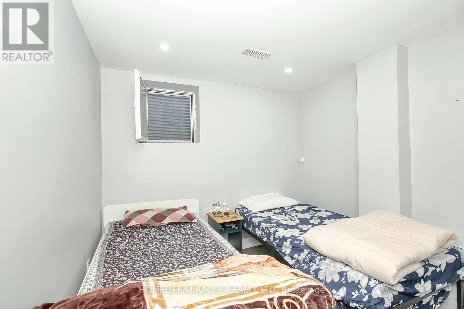 47 LONGBOURNE CRESCENT - Image 37