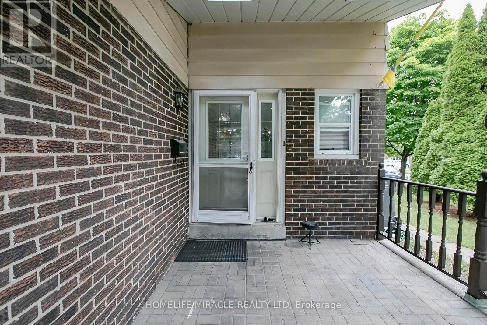 47 LONGBOURNE CRESCENT - 6