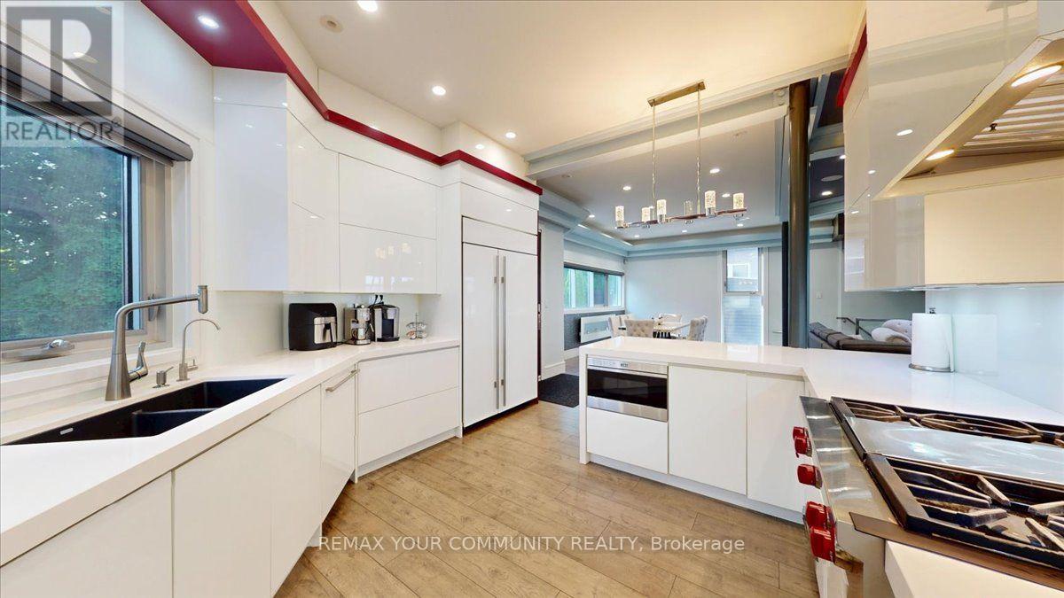 64 AVIEMORE DRIVE - 16