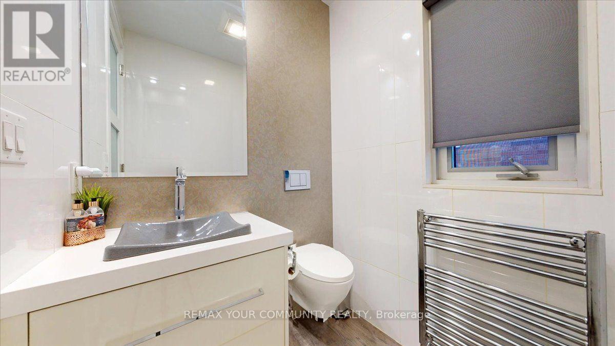 64 AVIEMORE DRIVE - 18