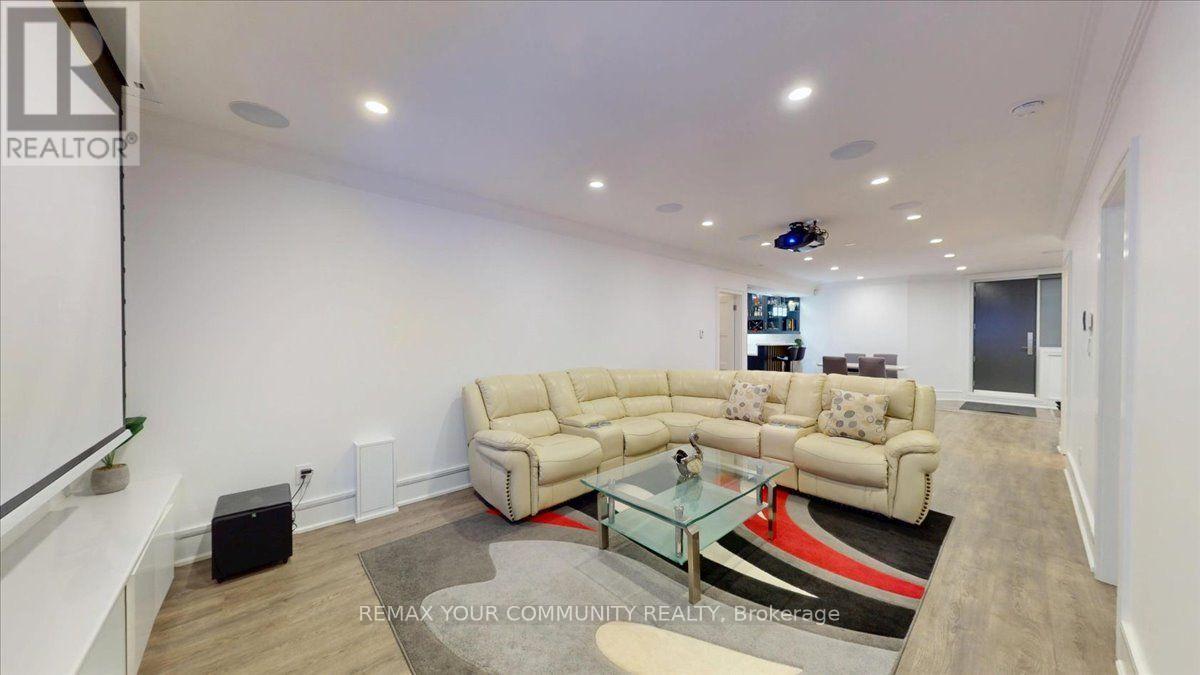 64 AVIEMORE DRIVE - 20