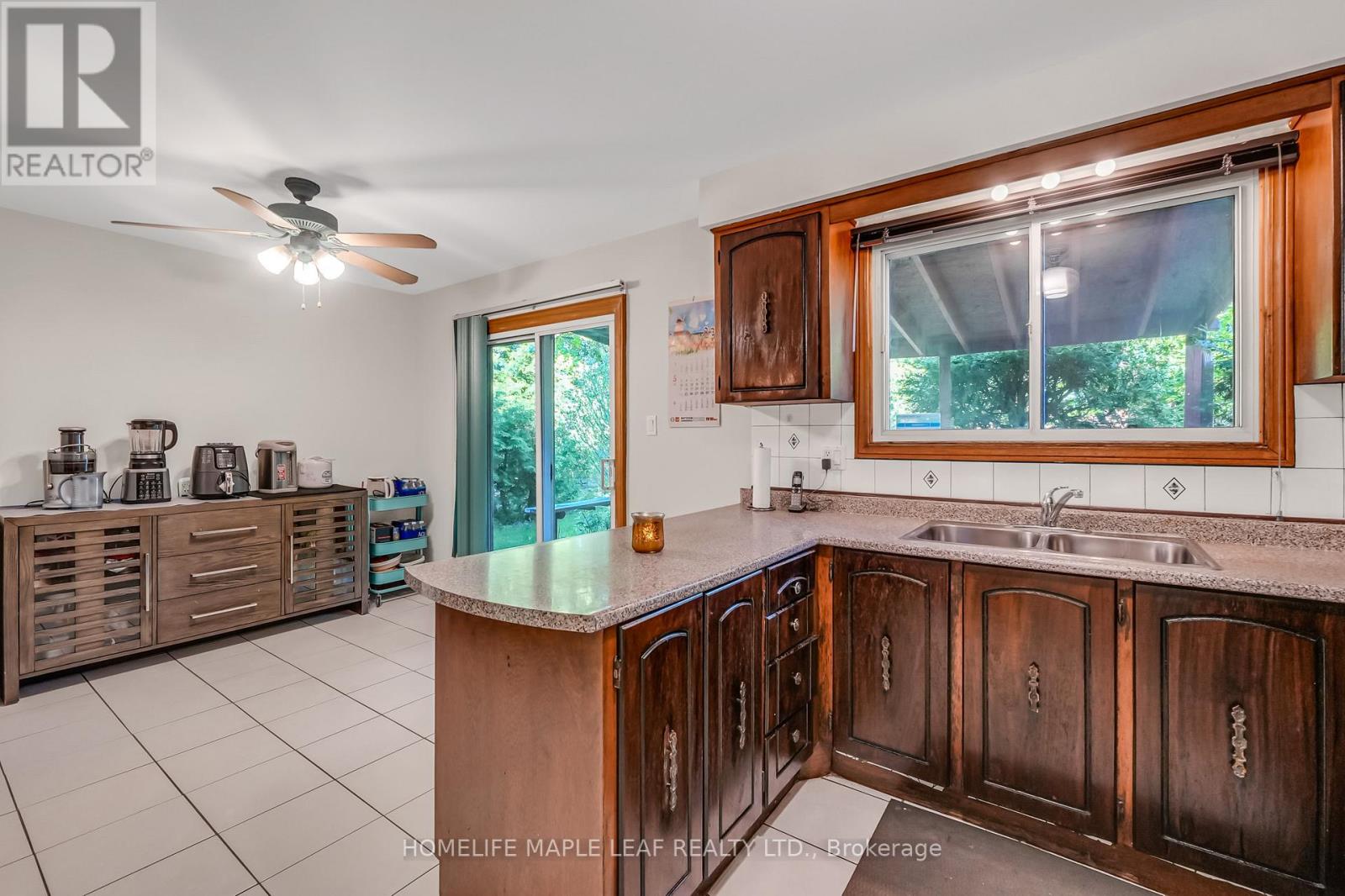 14 MANITOU CRESCENT - 13