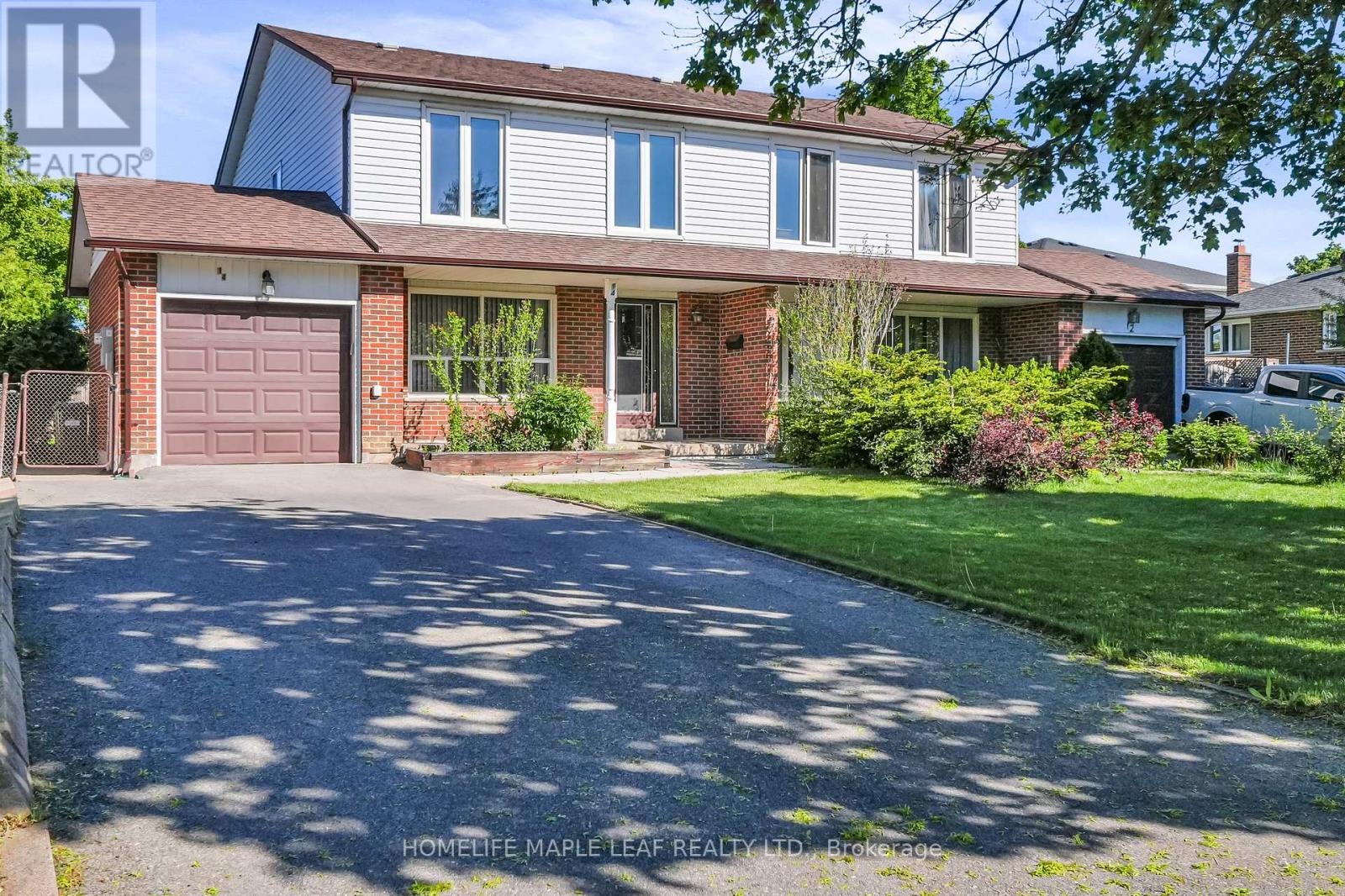 14 MANITOU CRESCENT - 2