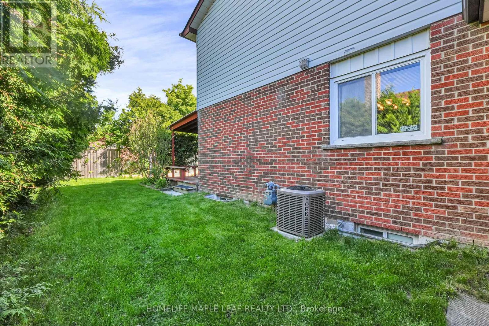 14 MANITOU CRESCENT - 29