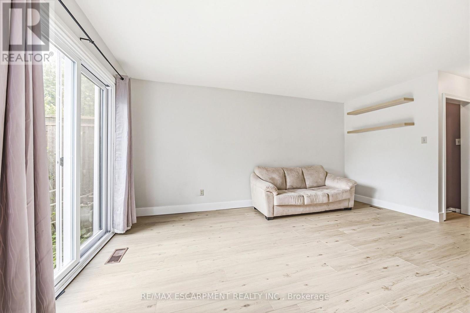 #14 564 SHERATON ROAD - 5
