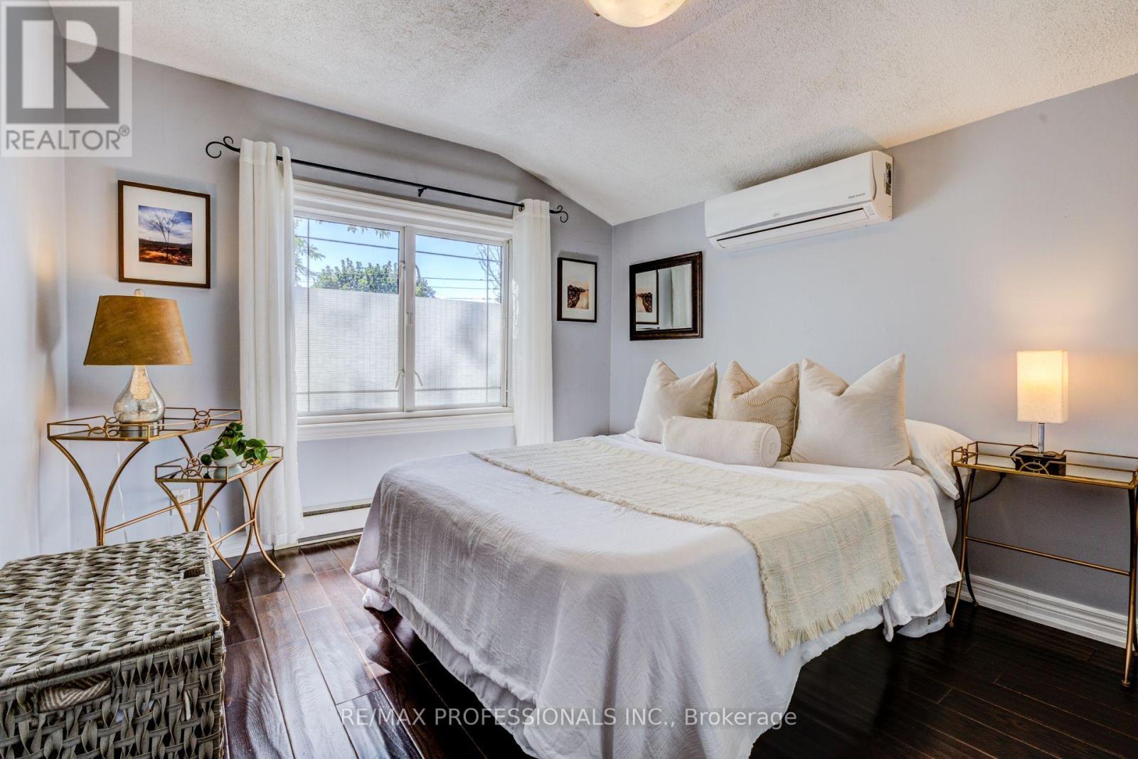 39 ROSEMEADE AVENUE - 17