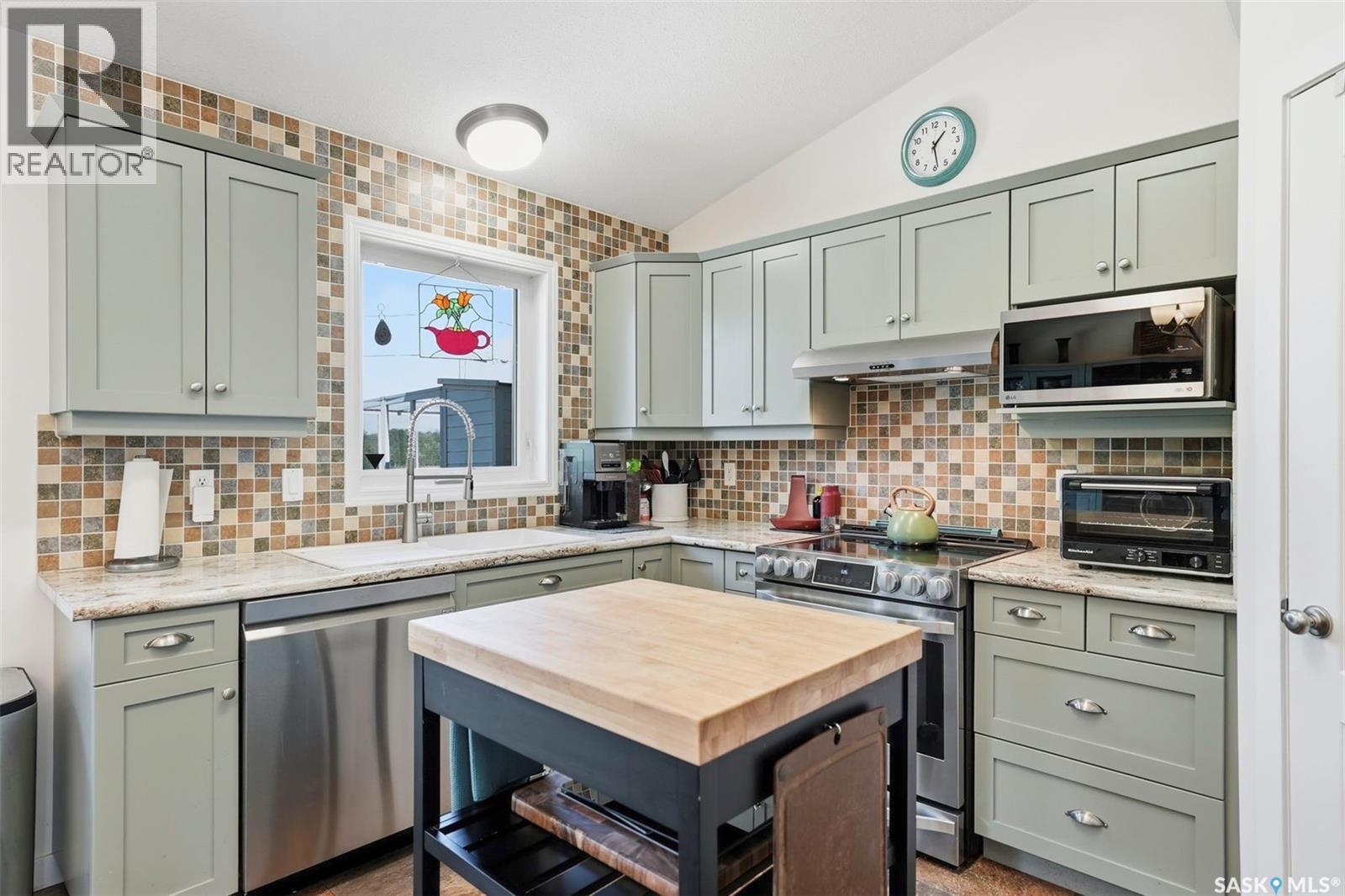 601 2nd AVENUE - 11