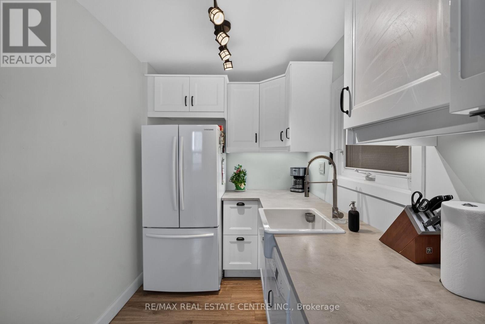 220 PALING AVENUE - Image 17