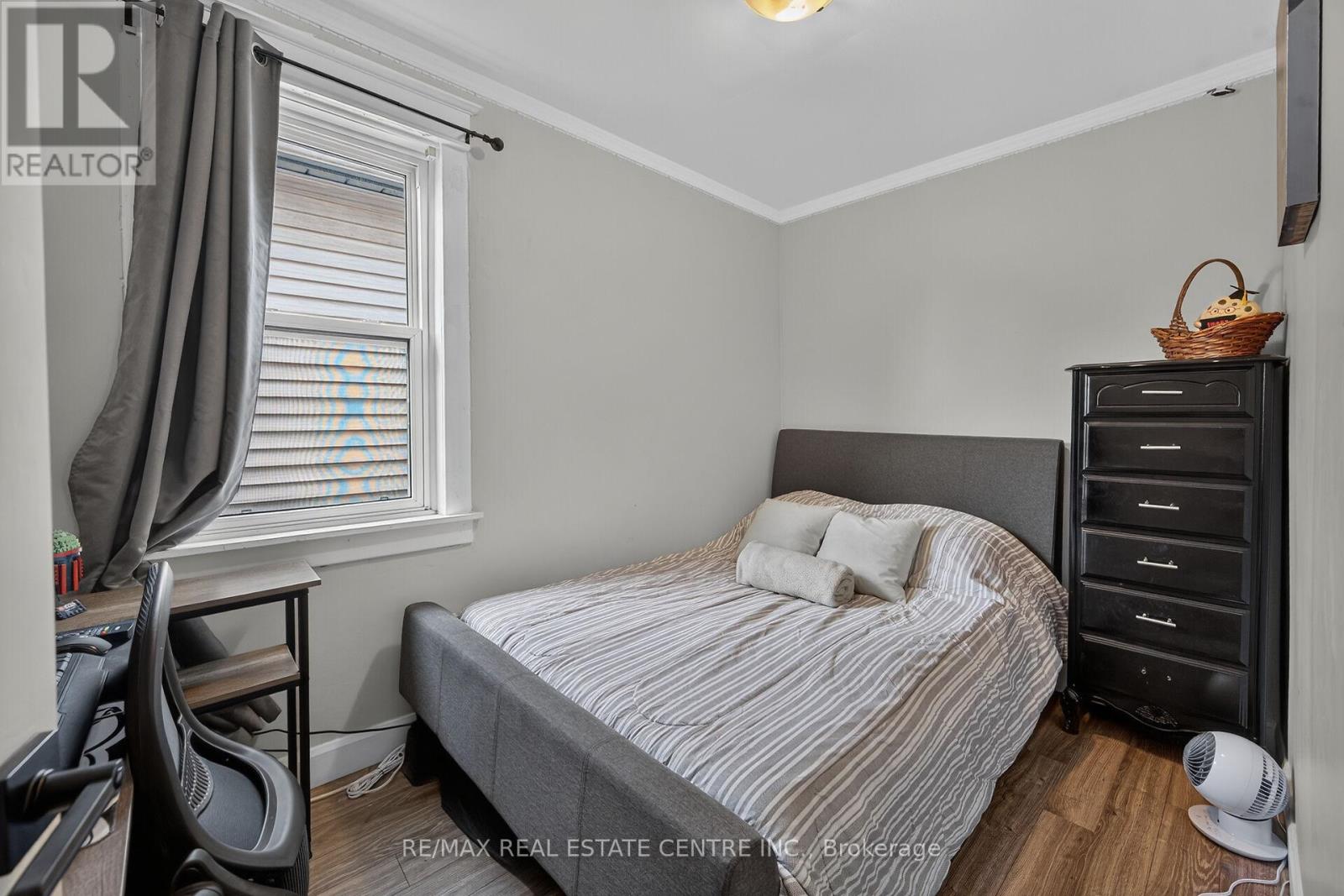 220 PALING AVENUE - Image 25