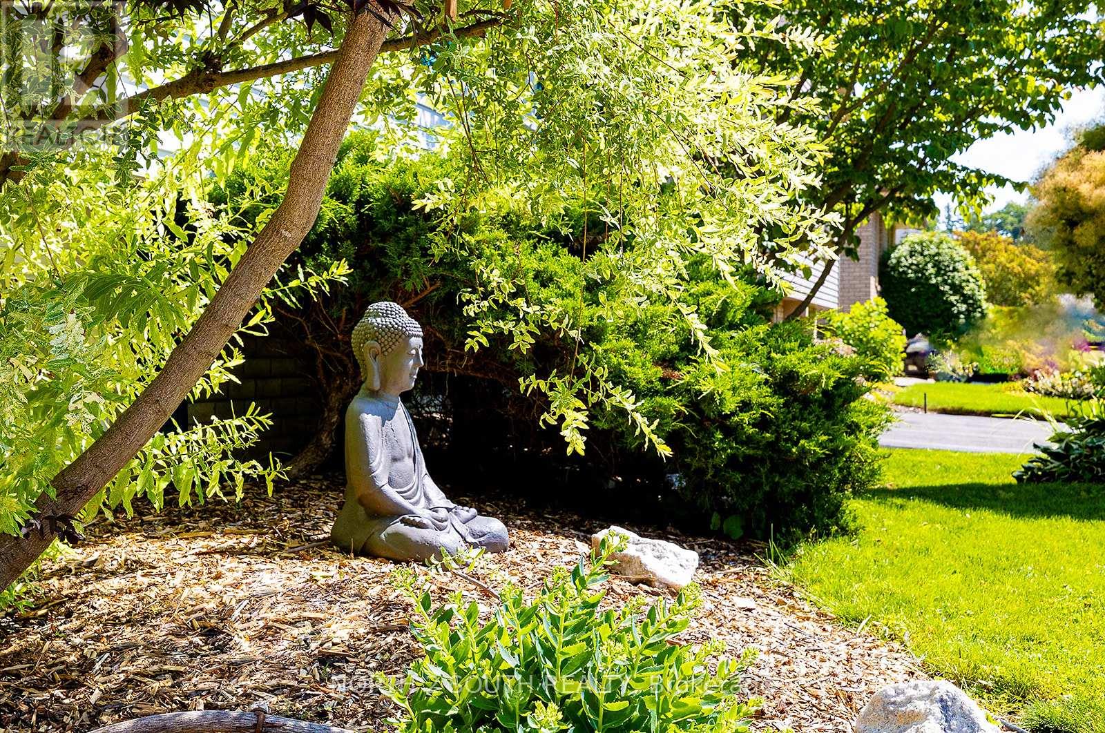 10 LATZER CRESCENT - 10