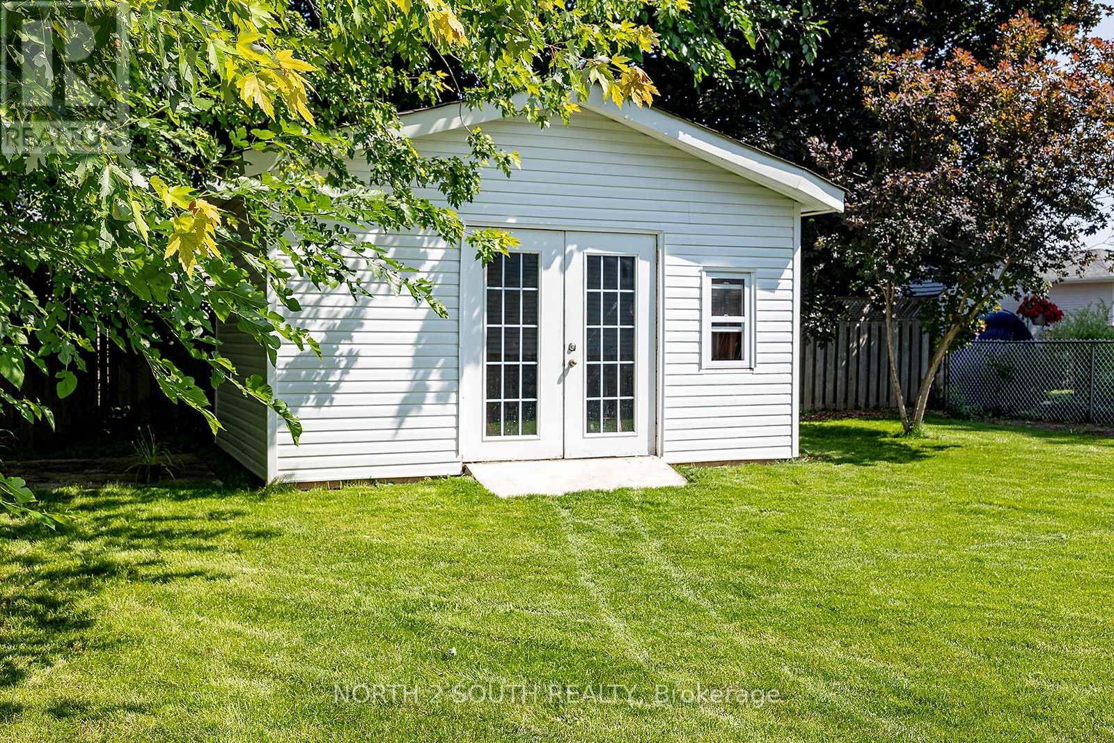 10 LATZER CRESCENT - 14