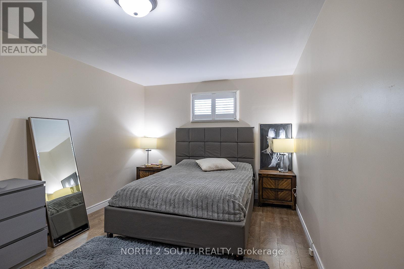 10 LATZER CRESCENT - 28