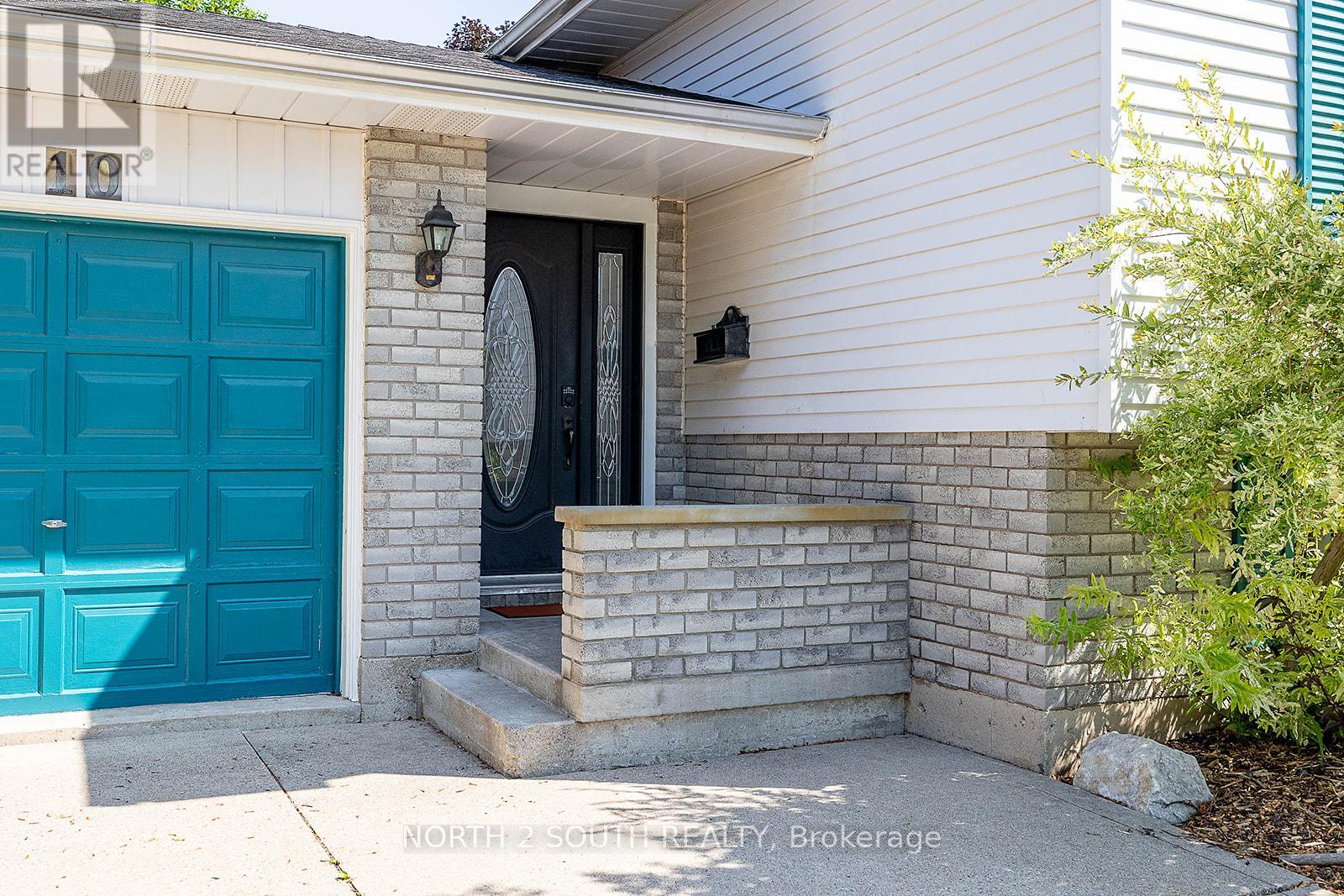 10 LATZER CRESCENT - 8