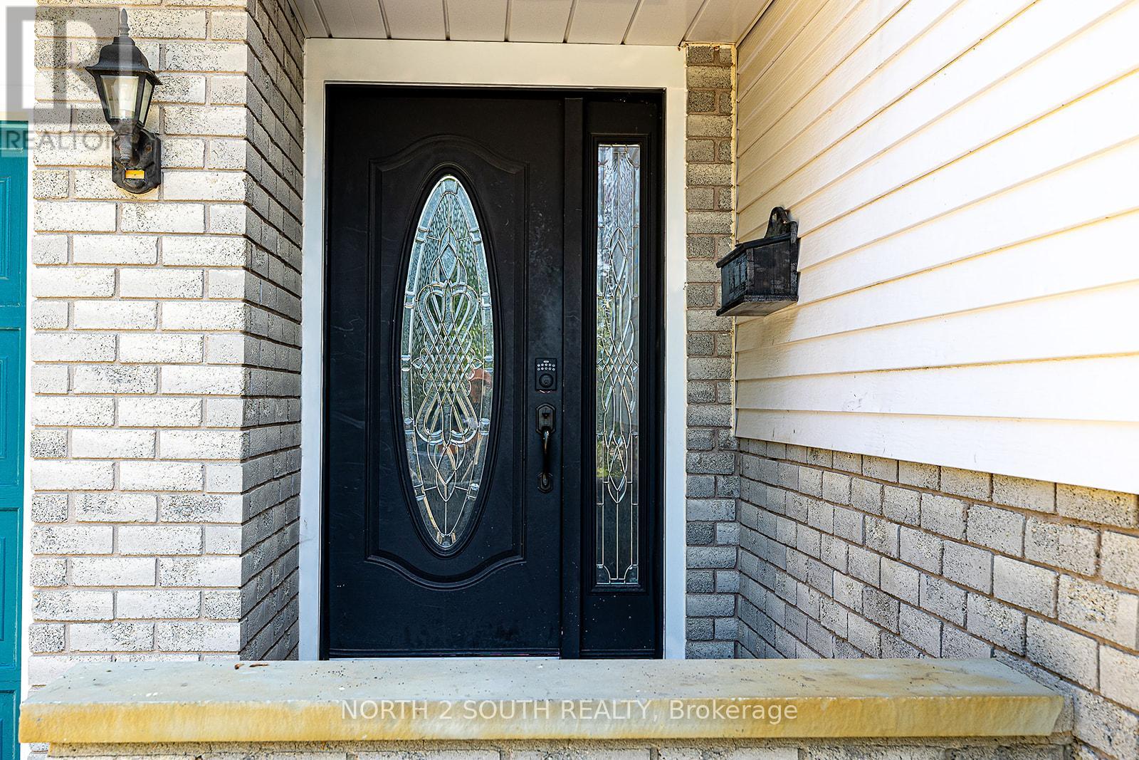 10 LATZER CRESCENT - 9
