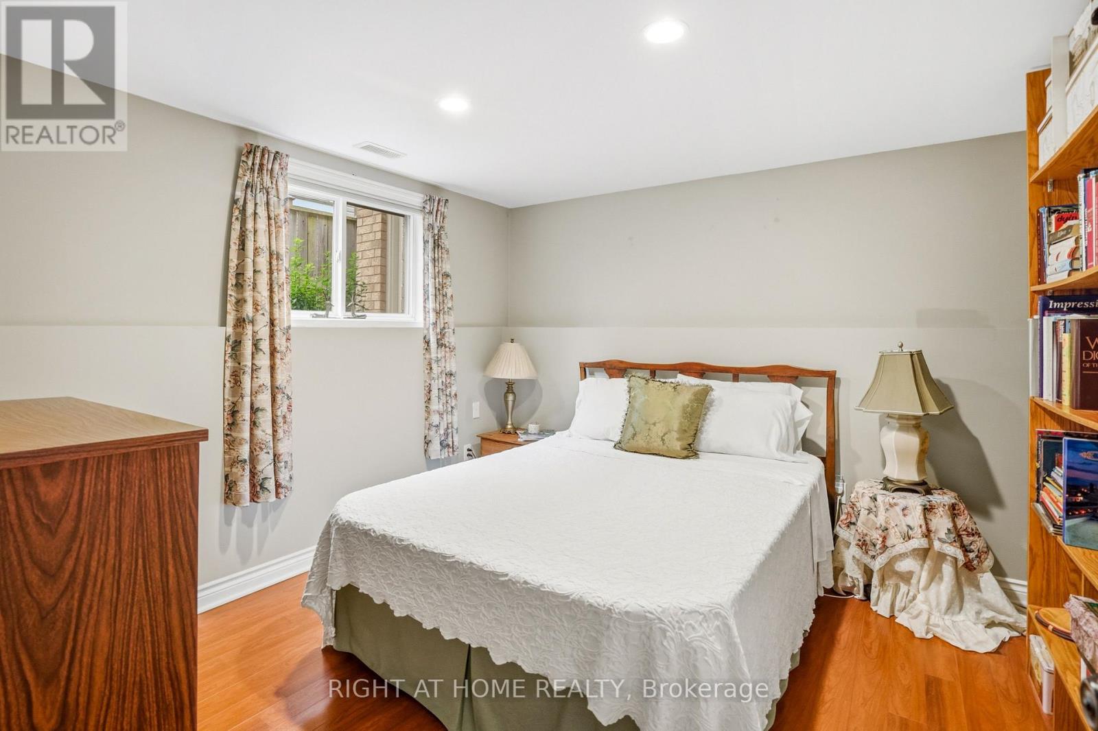 15 HOPE AVENUE - Image 24