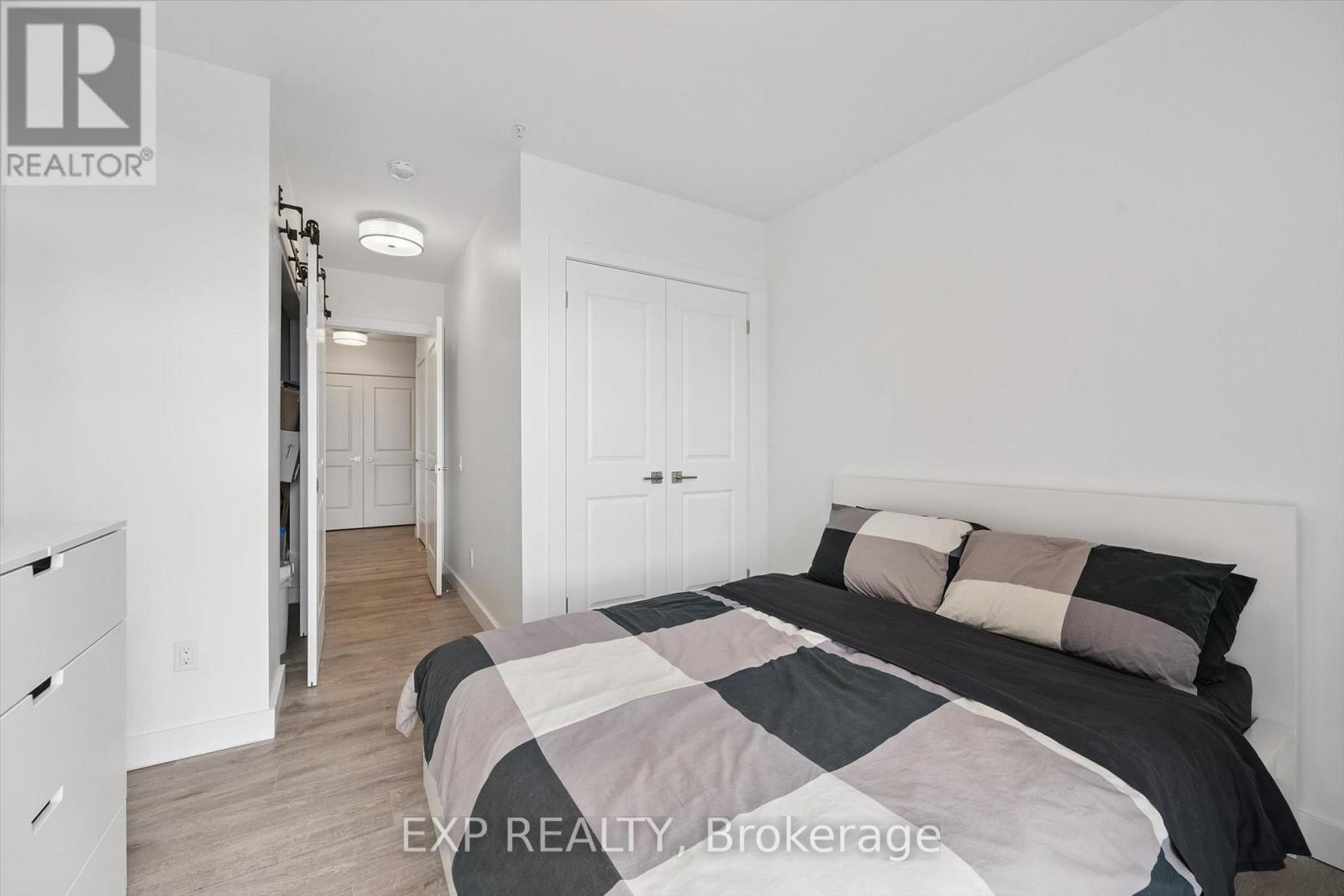 #1002 50 GRAND AVENUE S - Image 23