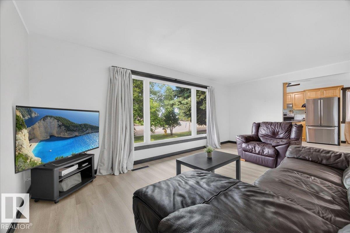 4229 49 ST - 11
