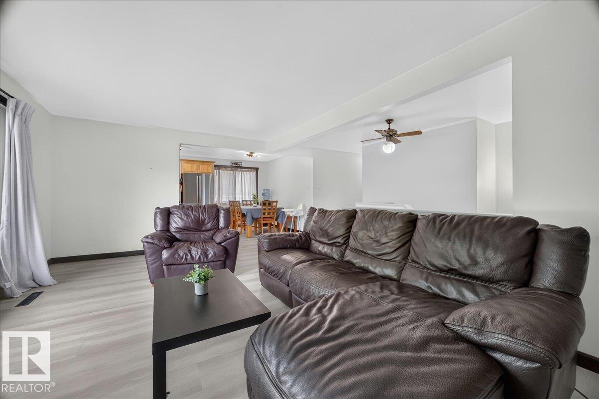 4229 49 ST - 12