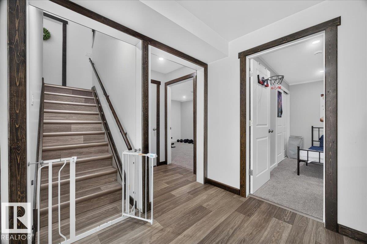 4229 49 ST - 22
