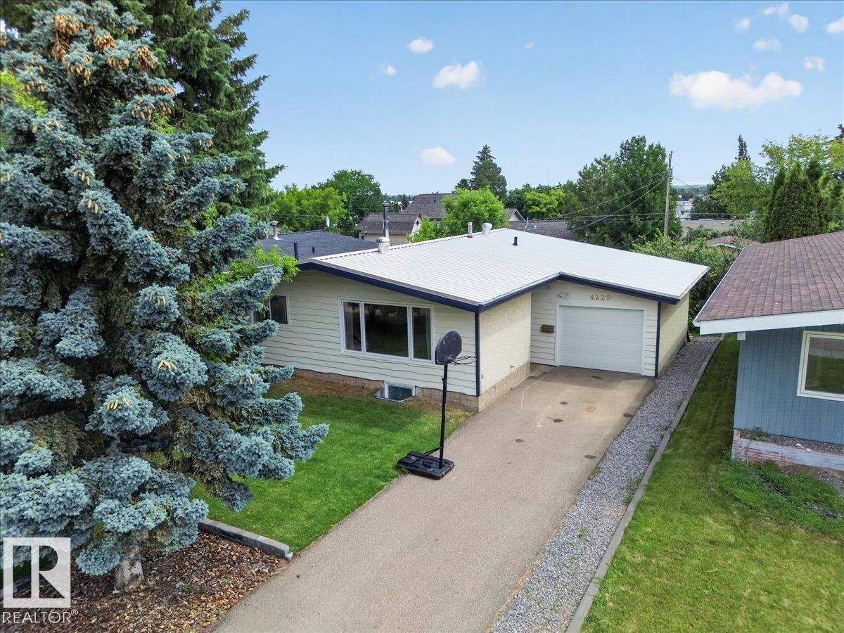 4229 49 ST - 43
