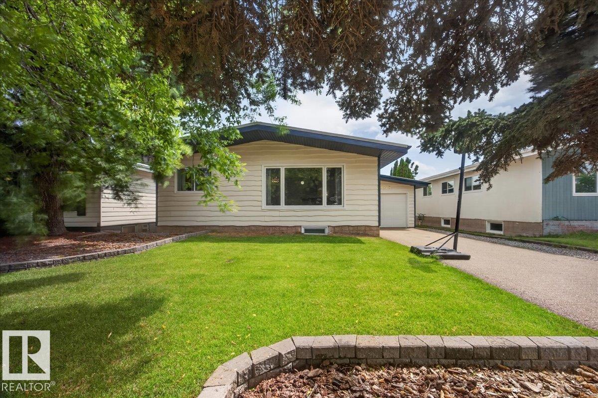 4229 49 ST - 44