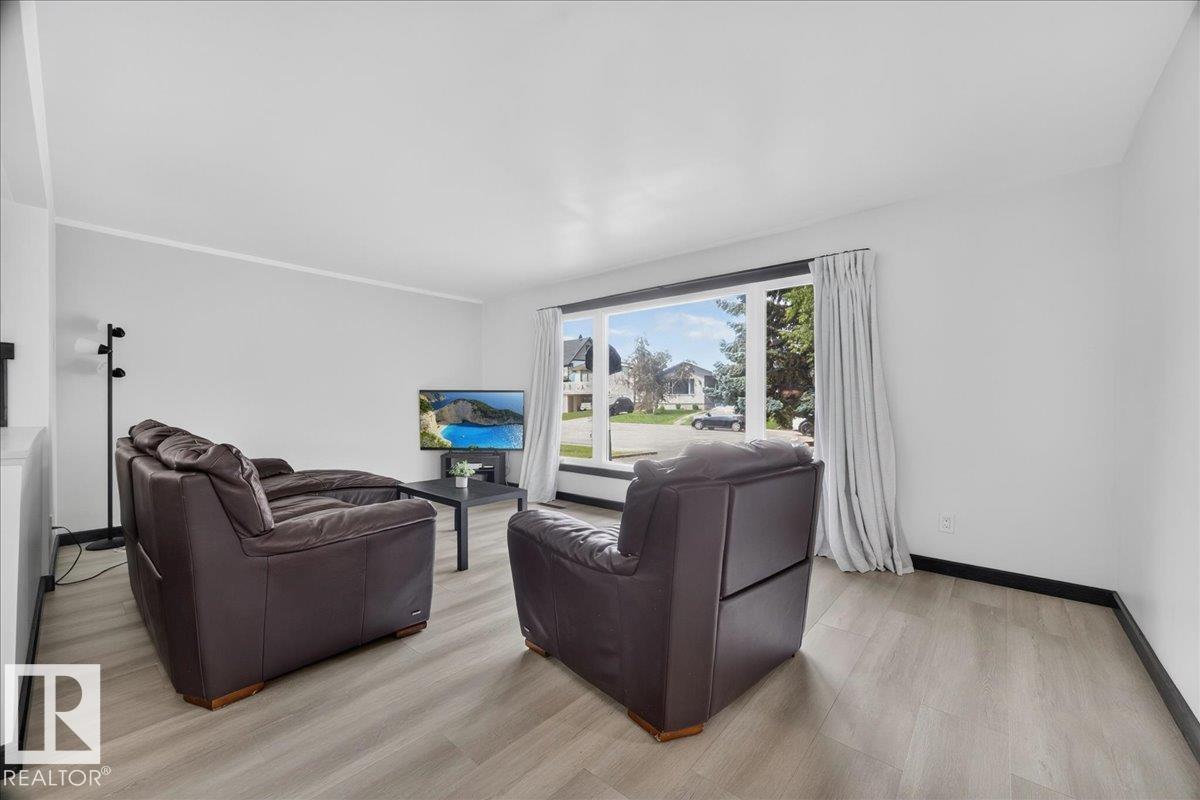4229 49 ST - 9