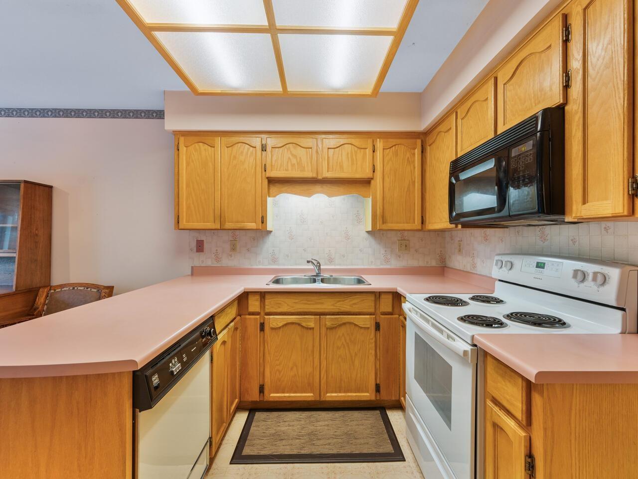 2 Bed, 2 Bath House for Sale in Langley – 16 19797 64 AVENUE, Langley – MLS# R3144366 - Image 11