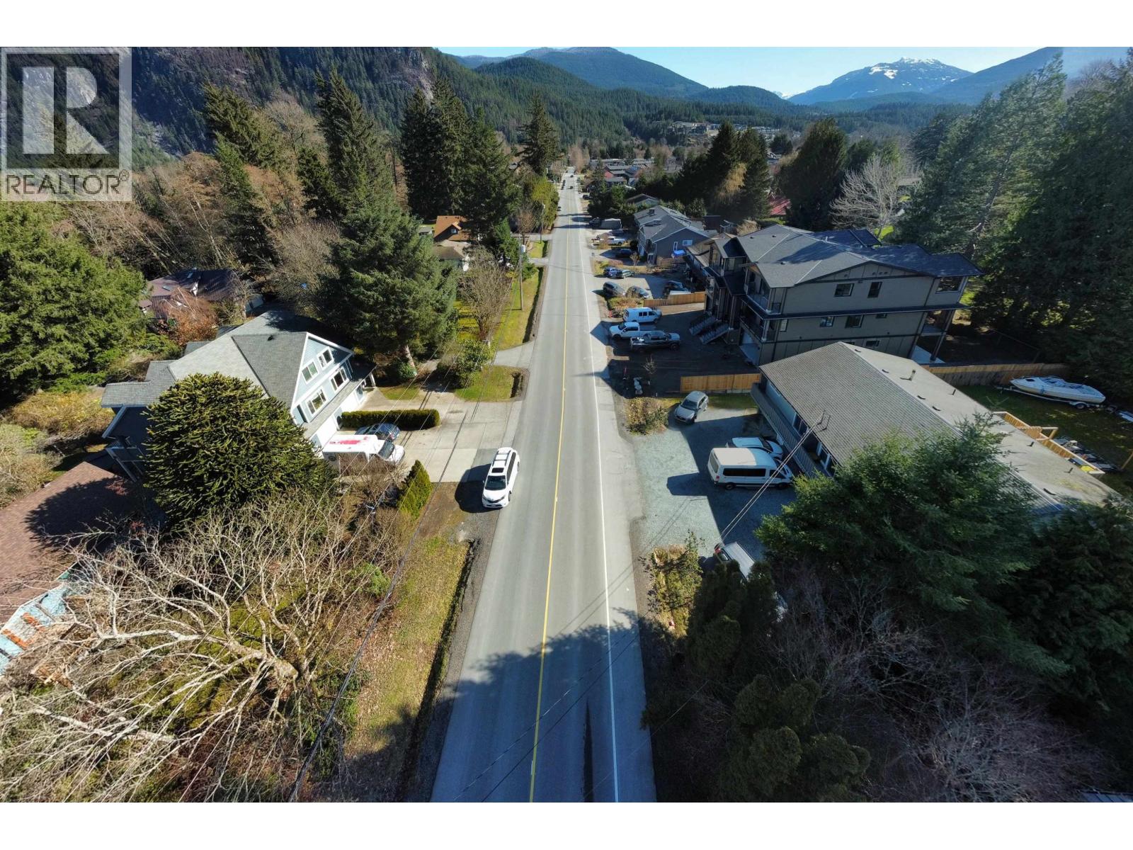 1352 JUDD ROAD, Squamish