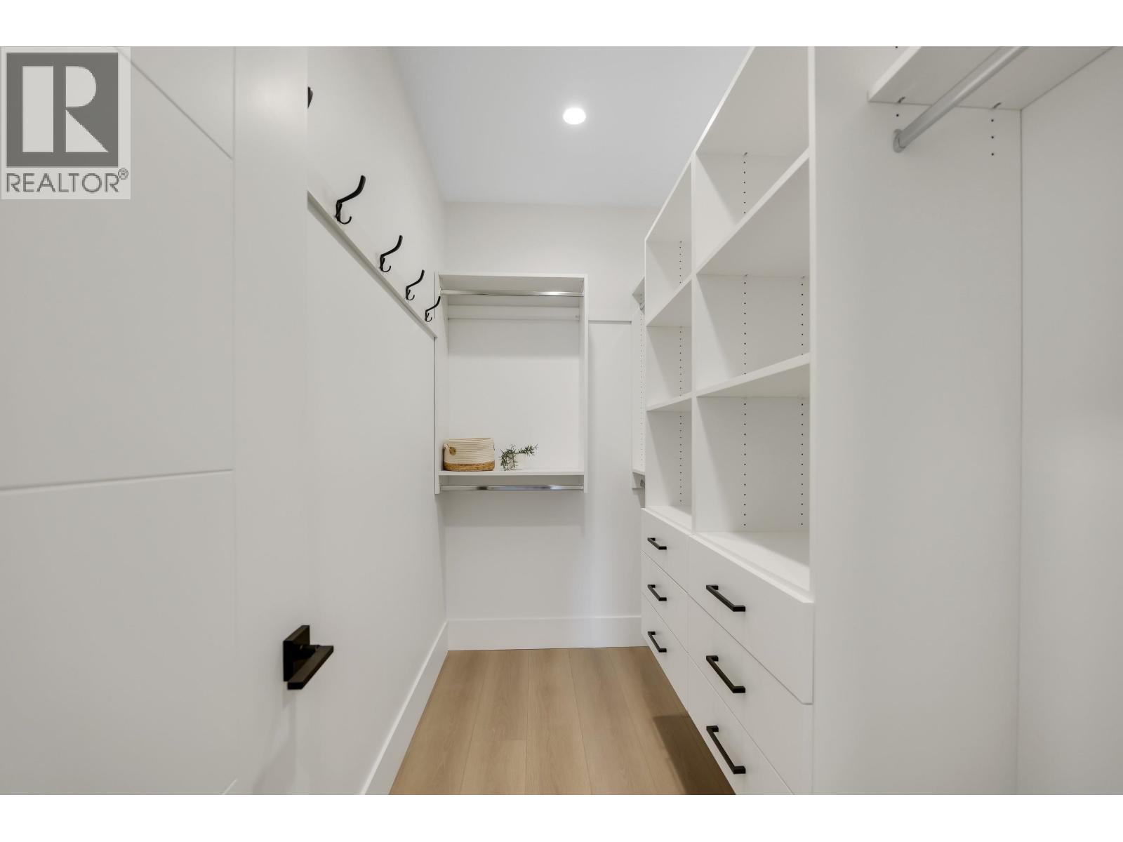 1352 JUDD ROAD, Squamish