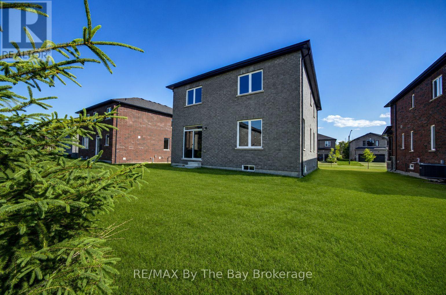 59 AMBER DRIVE - 44
