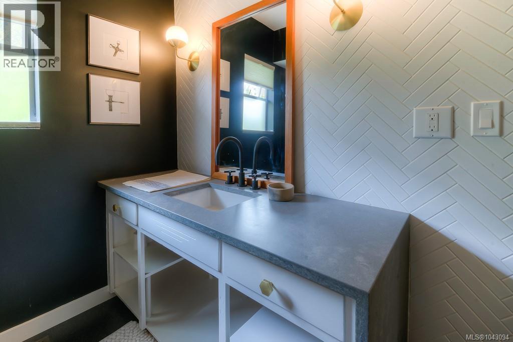  2663-2665 Dalhousie Street, Oak Bay