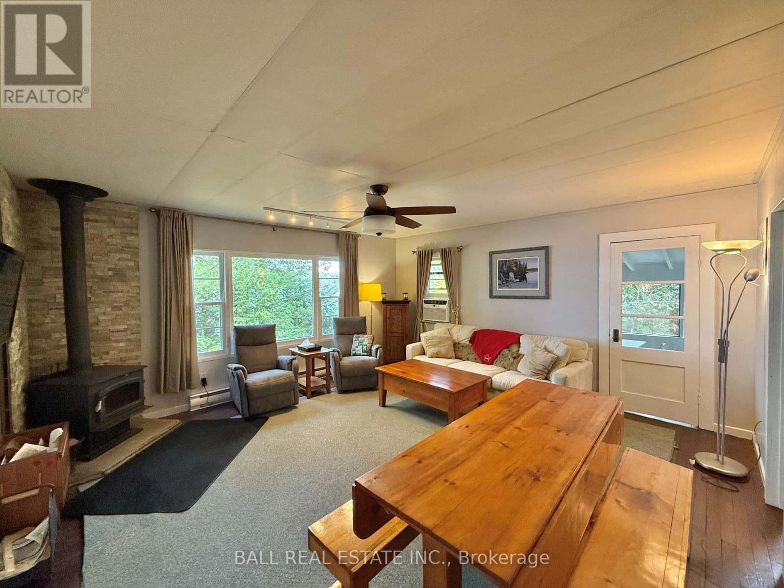 551 RENWICK ROAD - 17