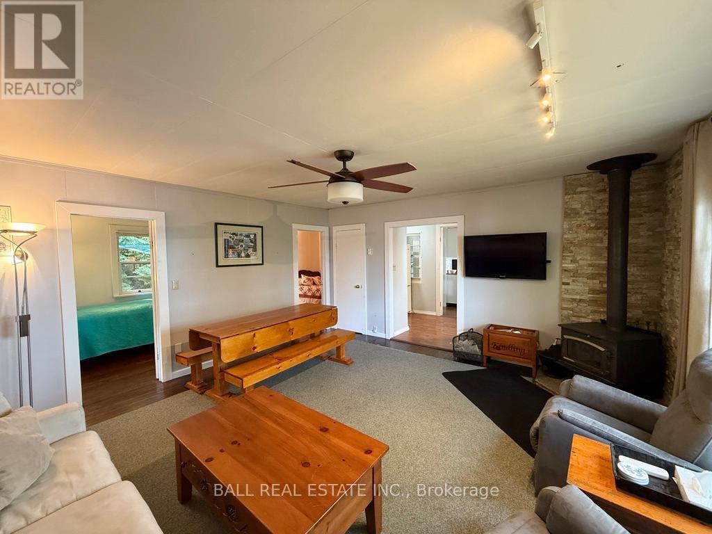 551 RENWICK ROAD - 18