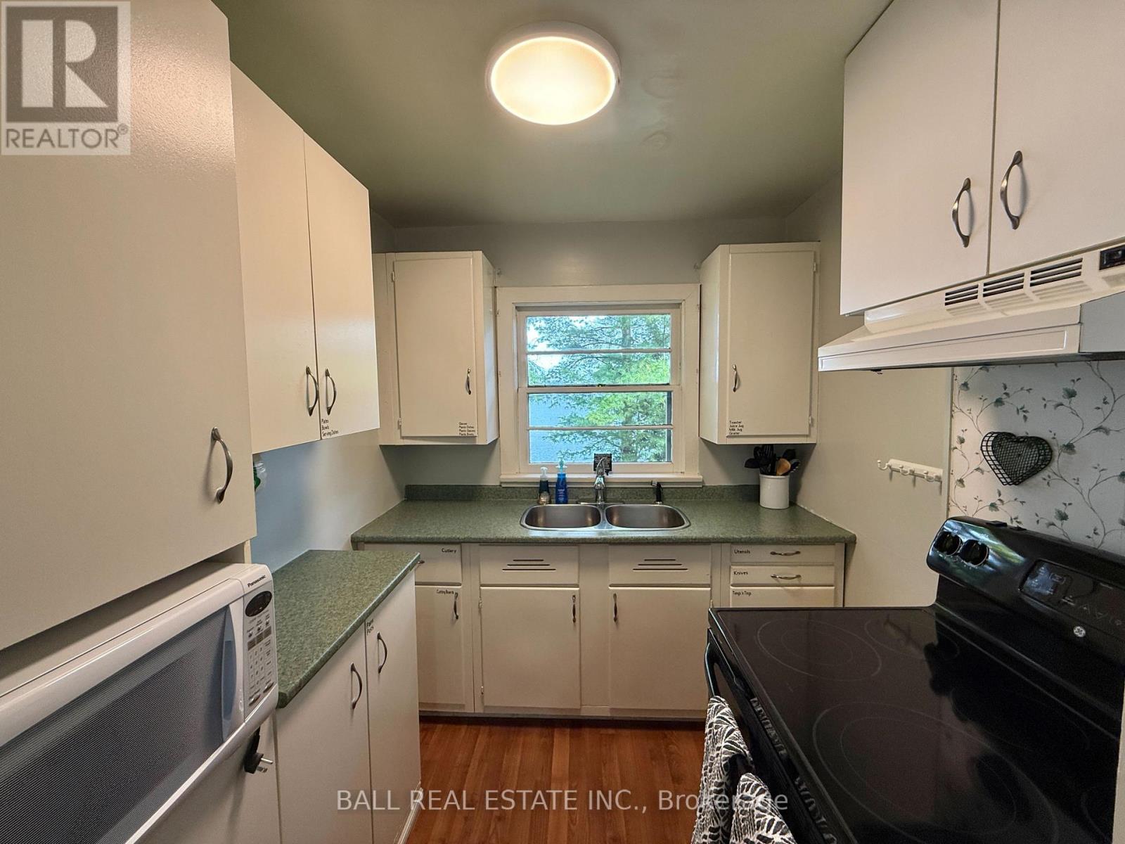 551 RENWICK ROAD - 21